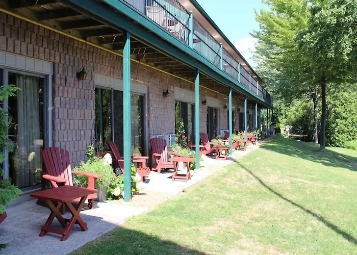 Glen House Resort Lansdowne