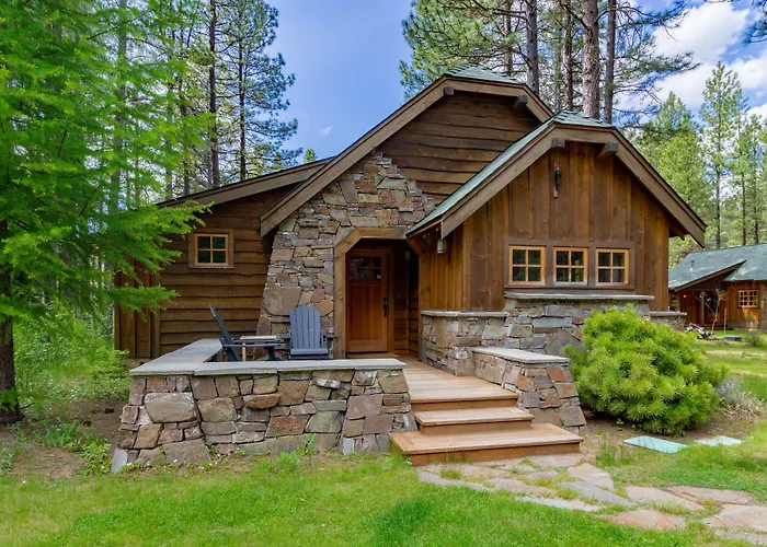 Lake Creek Lodge