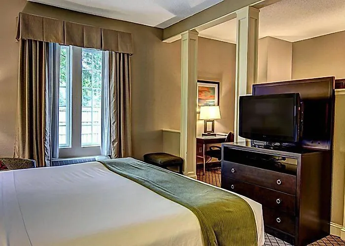 The Inn At River Landing