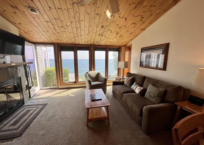 Bluefin Bay On Lake Superior Tofte