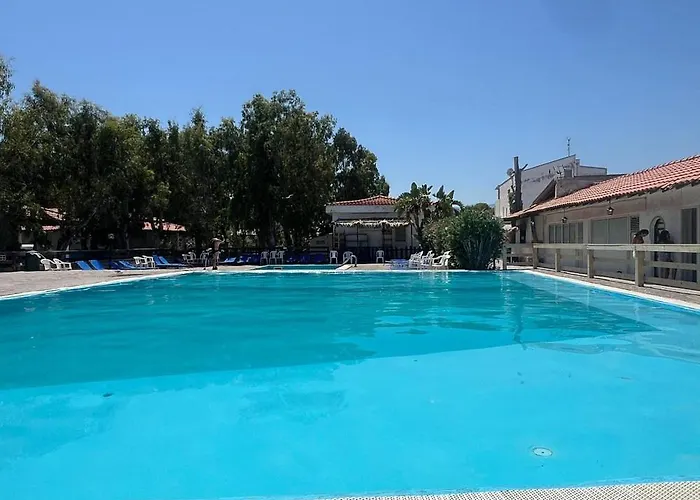 Patti Beach Resort