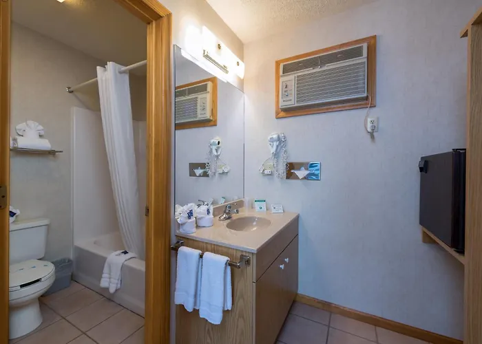 Adirondack Retreat Inn & Suites