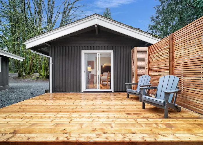 Sunwolf Riverside Cabins