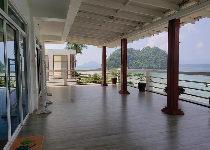 Orange Pearl Beach Resort El Nido