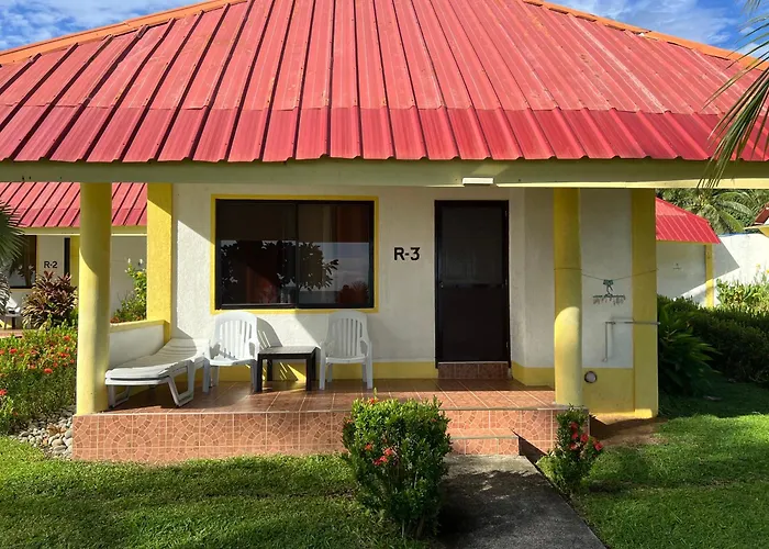 Pintuyan Dive Resort