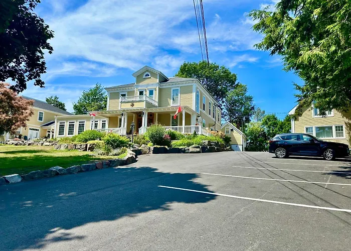 Tattingstone Inn