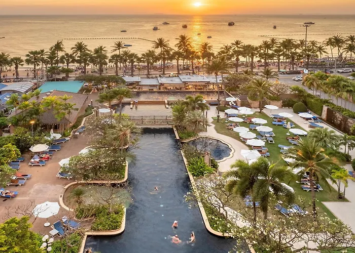 Jomtien Palm Beach Hotel & Resort - Family-Friendly
