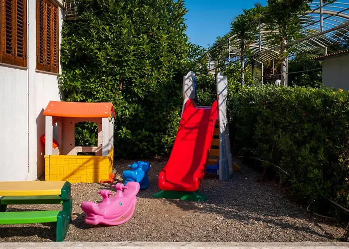 Testa di Monaco - Basic Beach Accommodations