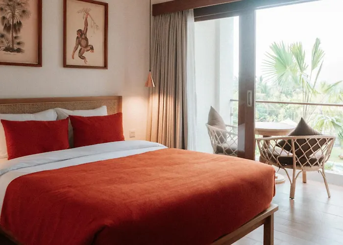 Porter Hotel - Surf & Yoga Retreat
