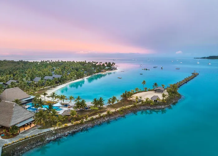Plantation Island Resort