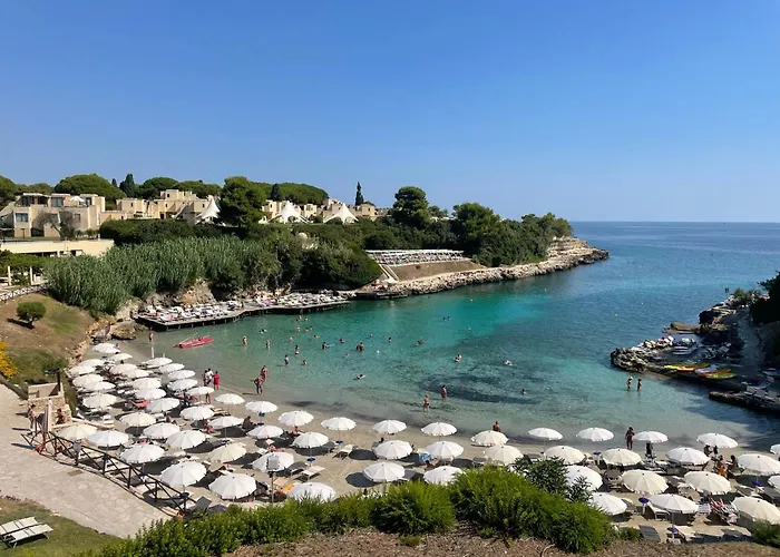 Le Cale D' Beach