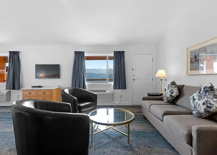 Kootenay Lakeview Resort BW Signature Collection