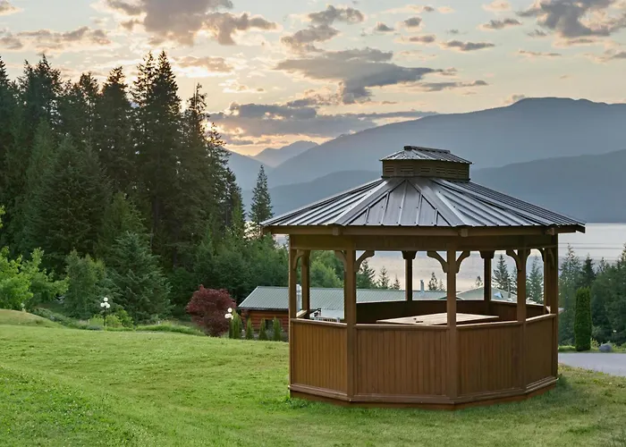 Kootenay Lakeview Resort BW Signature Collection