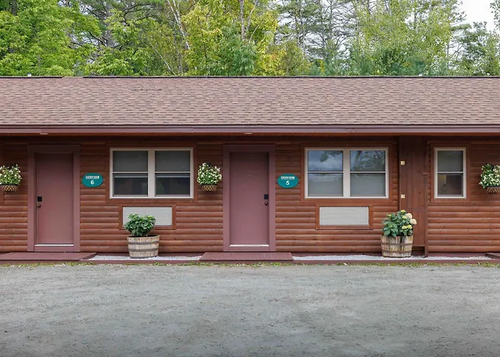 Pine Suite: Charming 1Br Log Cabin Bethlehem