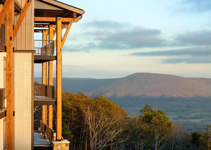 Cloudland At Mclemore Resort Lookout Mountain, Curio By Hilton