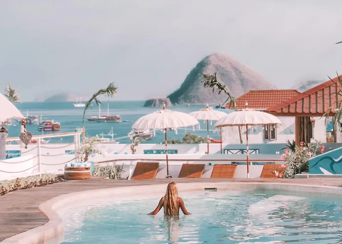 Seaesta Komodo Hotel & Hostel