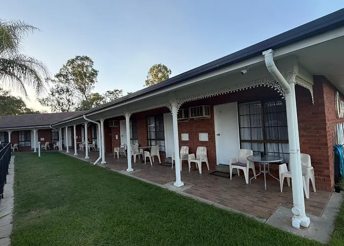 Capricorn Motor Inn