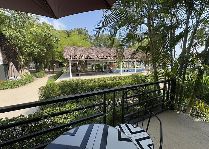 Milky Bay Resort Baan Tai