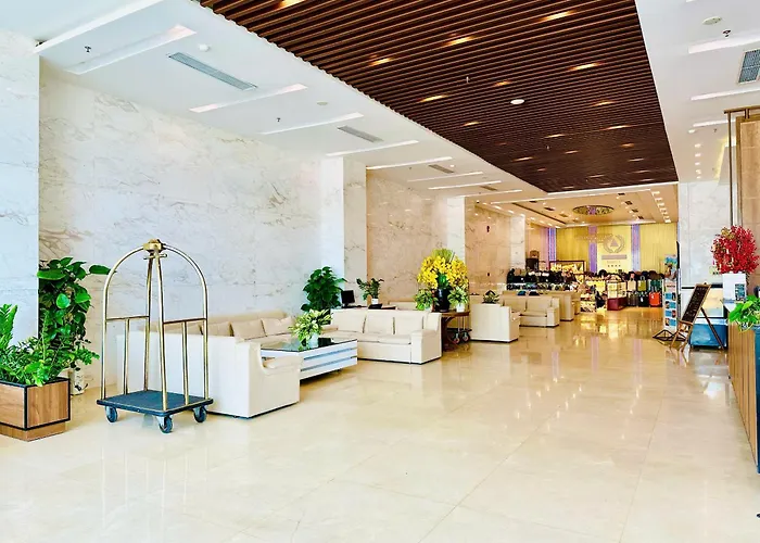 Yarra Ocean Suites Danang