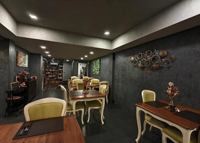 Frankie'S Inn