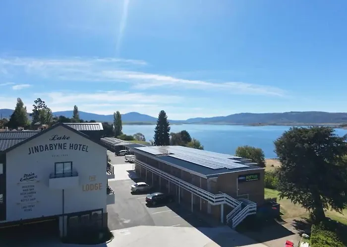 Lake Jindabyne Hotel