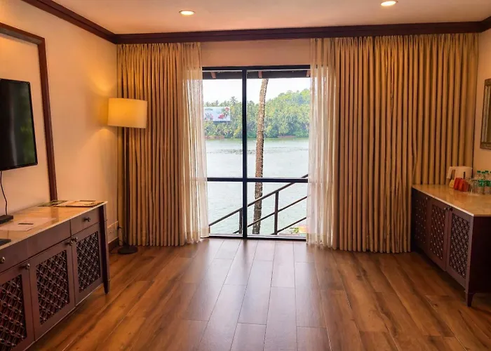 The Raviz Kadavu, Kozhikode Hotel