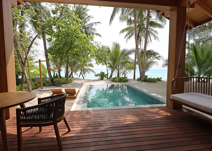 Fiyavalhu Resort Maldives Mandhoo