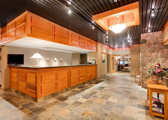 Ramada By Wyndham Pinewood Park North Bay