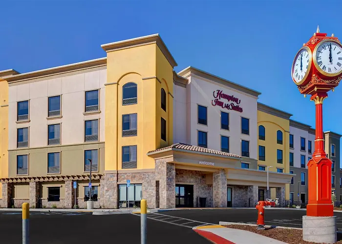 Hampton Inn & Suites Marina