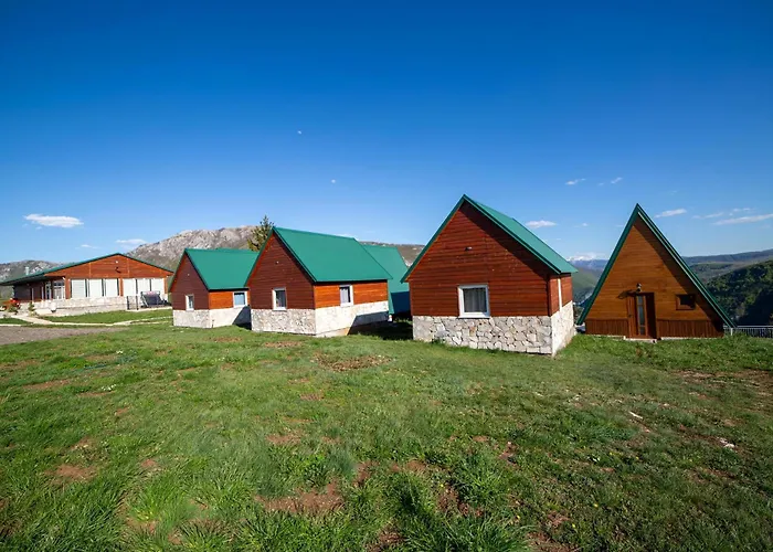 Rural Resort Tron Pluzine