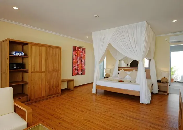 Angaga Island Resort And Spa