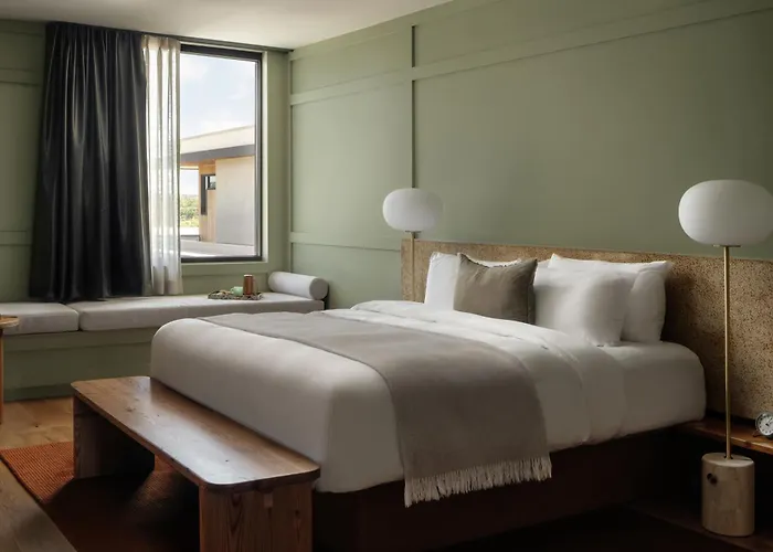 Albert Hotel