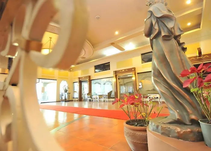 Queen Margarette Hotel Lucena