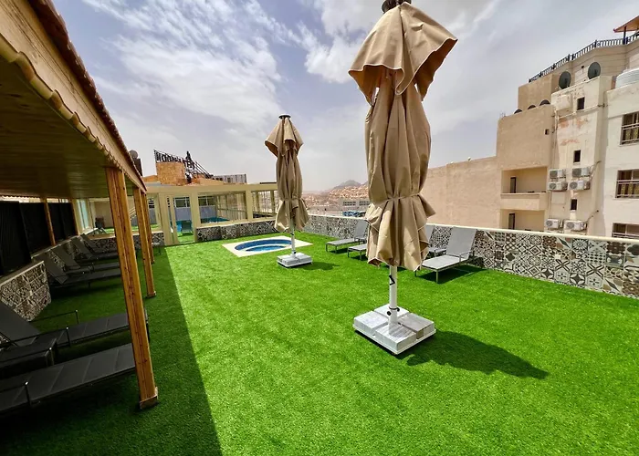Petra Moon Hotel