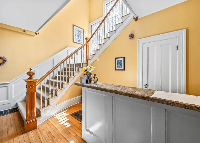 Inn At Jackson