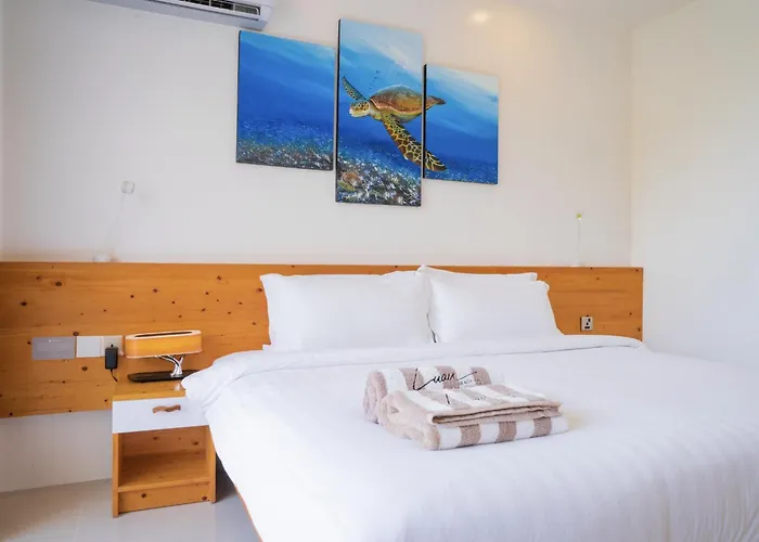 Luau Beach Inn, Maldives