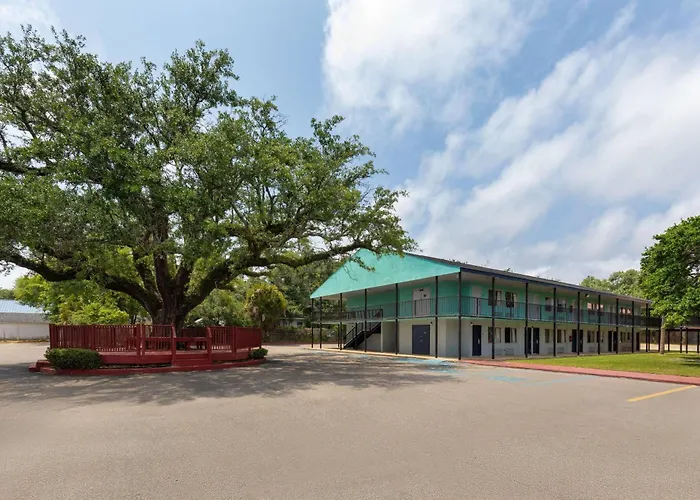 Super 8 By Wyndham Biloxi