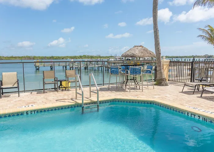 Hutchinson Island Hotel