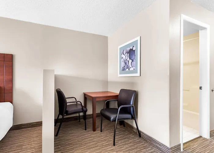 Quality Inn & Suites Gorham Riverside