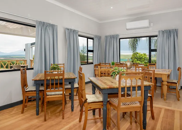 Ukholo Lodge