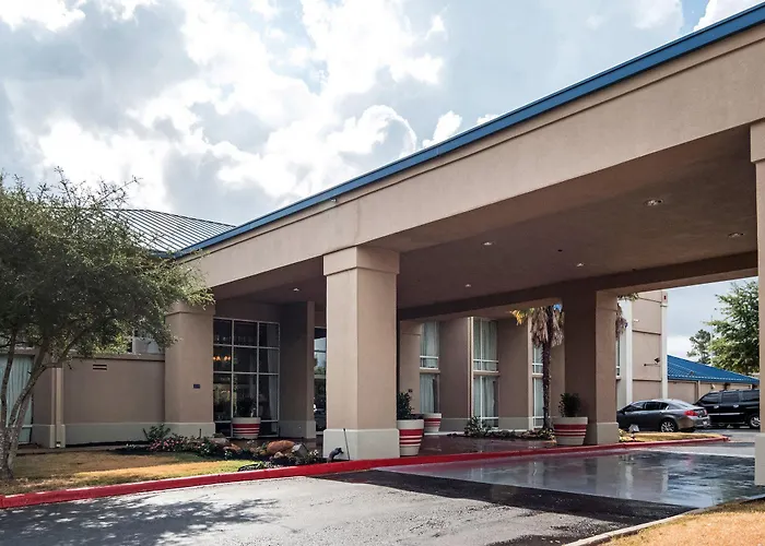 Economy Inn & Suites