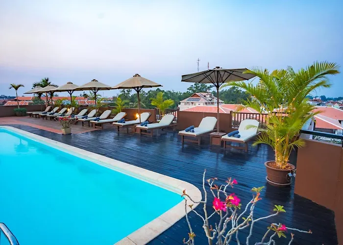 City River Hotel