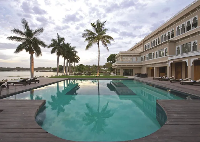 Hotel Lakend