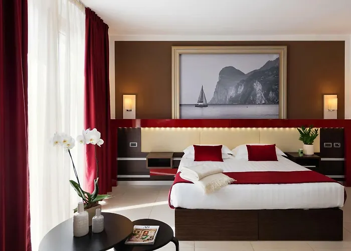 Kairos Garda Hotel