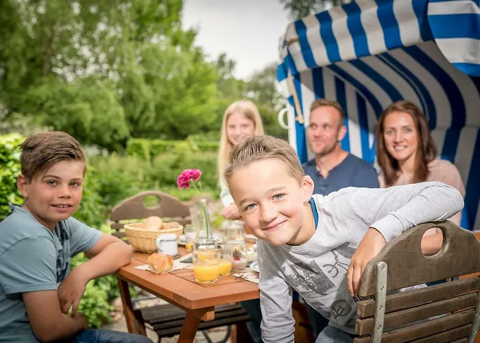 Rügener Ferienhäuser am Hochufer