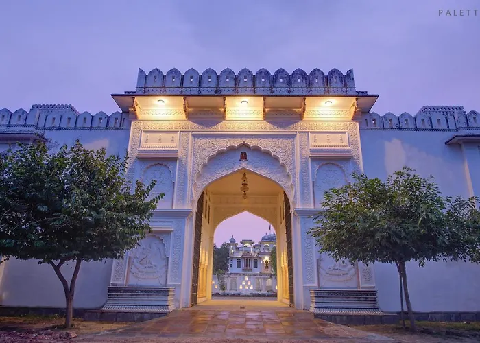 Talabgaon Castle Heritage Resort Sarima