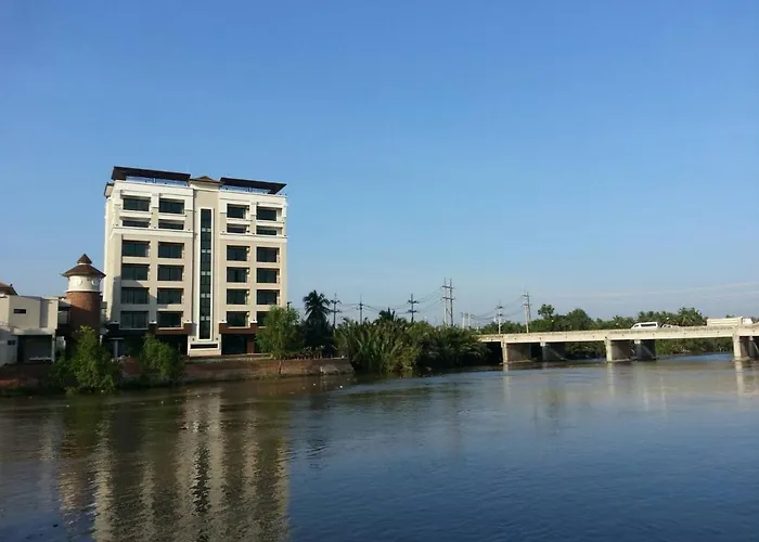 Coco View Hotel